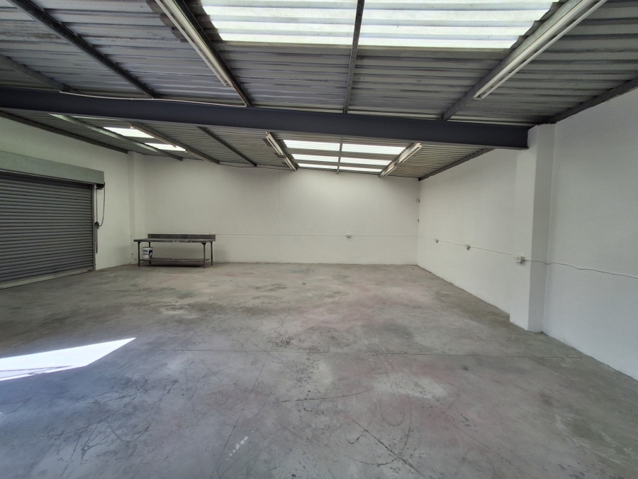 To Let Commercial Property for Rent in Chiselhurst Eastern Cape